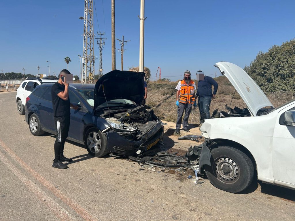 שלושה פצועים בתאונת דרכים סמוך ללוחמי הגטאות