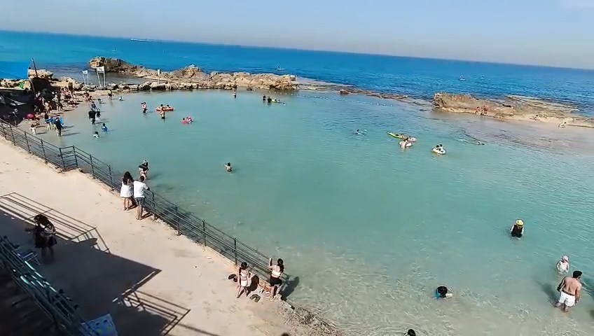 הלגונה בגן הלאומי אכזיב