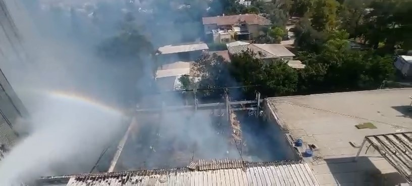 שריפה בנהלל תושבי המושב קבלו הנחיה לא לצאתלצאת מבתיהם
