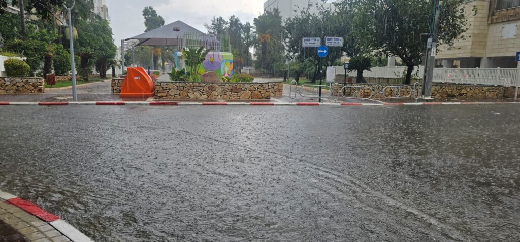 גשם ראשון עיריית נהריה התרשלה והעיר מוצפת
