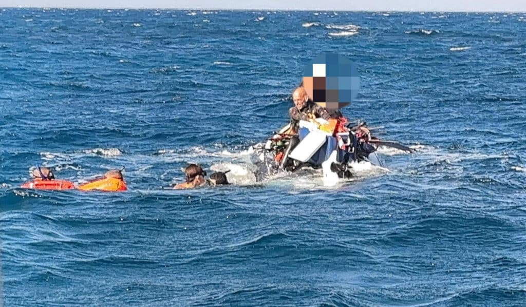 השיטור הימי חילץ שבעה נוסעים מסירה שהתהפכה באזור נהריה