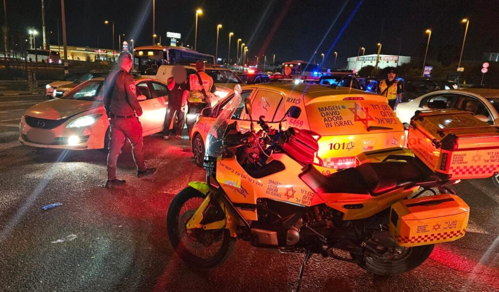 הולכת רגל(40) נפגעה קשה בתאונה עם רכב בצומת עין המפרץ