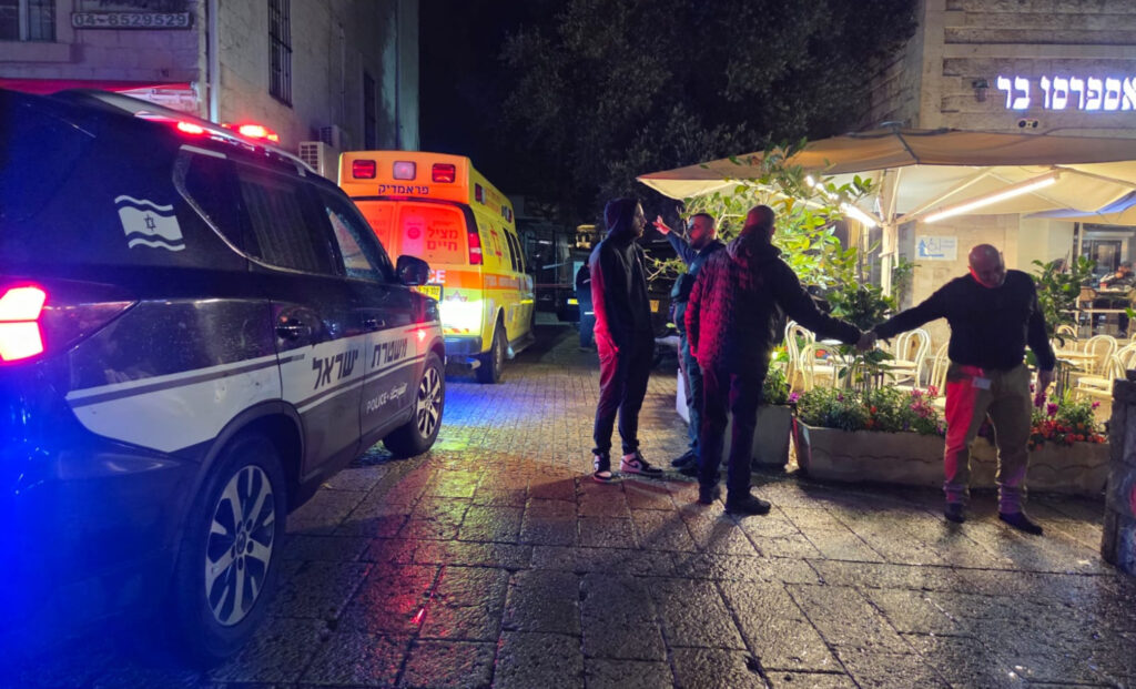 חשד שאישה ששהתה עם גבר בחדר שכור בחיפה, דחפה אותו מגובה אל מותו