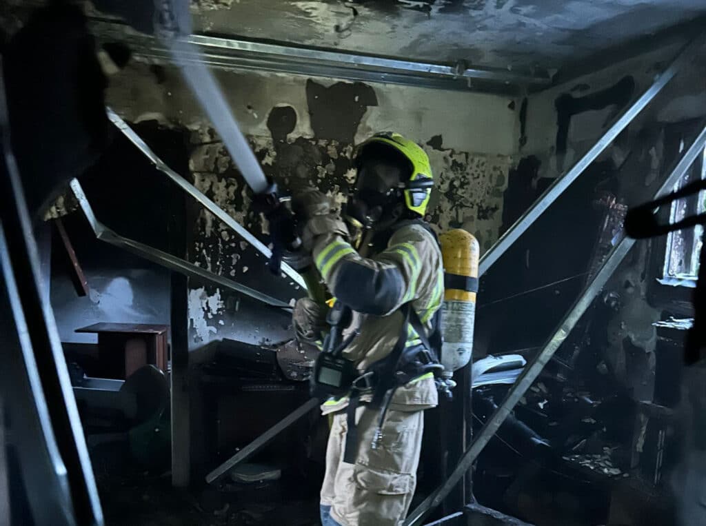 שריפה במבנה מגורים בשכונת טרומפלדור בנהריה