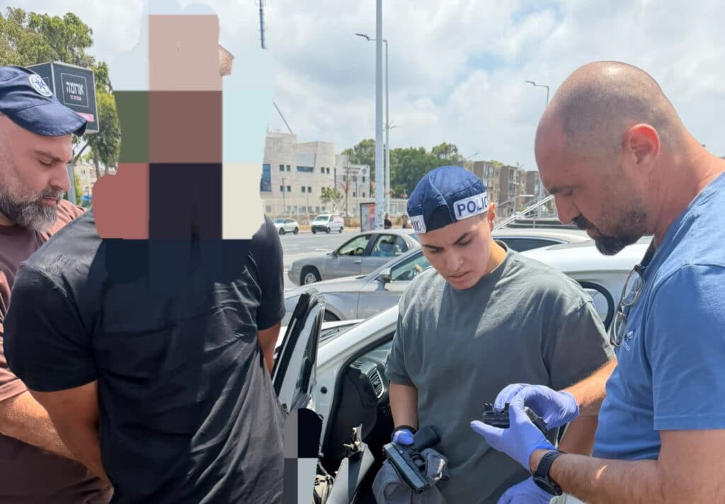 בלשי משטרת עכו עצרו רכב "ביצוע" שהיה בדרכו לביצוע פיגוע פלילי